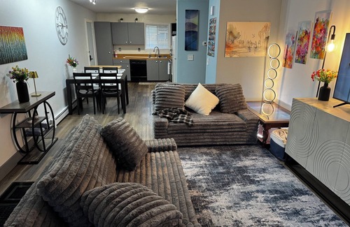 Abbott Loop House | Convenient South Anchorage townhome with fitness, recreation and yard areas.