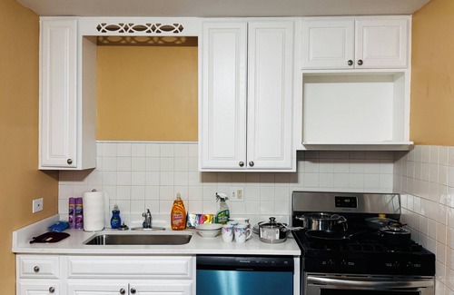 Norma House | Convenient Stay near Chicago O’hare Airport King Beds