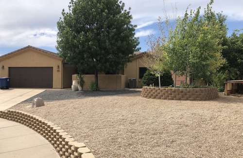 La Verkin House | Conveniently close to St. George, Zion, Bryce & the Grand Canyon.