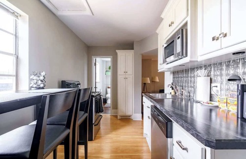 Victorian Village House | Convention - Short North - Pets - Private Parking
