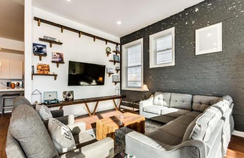 West Town Apartment | Converted Store Front Home Lets You Live Like a Local in the Heart of it All! condo