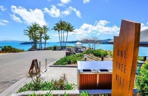 Hamilton Island House | Cooinda Gardens 6 on Hamilton Island by HamoRent
