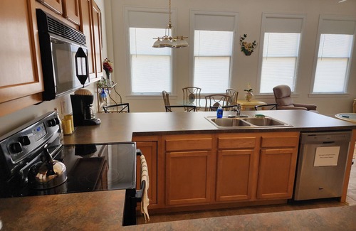 Lorain Apartment | Cool 2-bedroom apartment with AC in Lorain