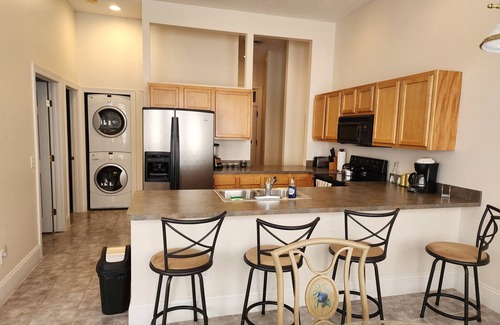 Lorain Apartment | Cool 2-bedroom apartment with AC in Lorain