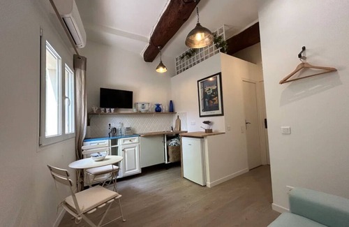 Cotignac Apartment | Cool Blue Cotignac heart village