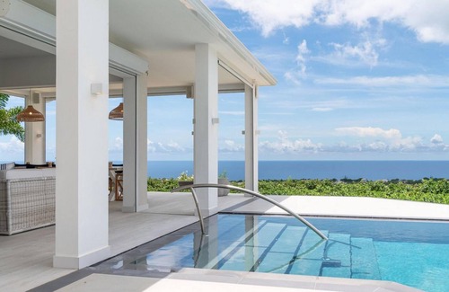 Deanes House | Cool Breeze by Blue Sky Luxury