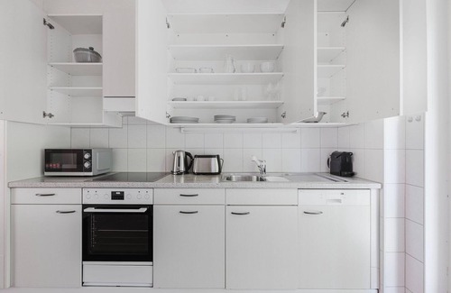 District 6 Apartment | Cool Unterstrass 3BR, 15min walk to Zurich HB, by Blueground