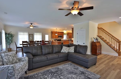 Cooperstown House | Coop Diamonds Sunrise Estates II - Private bathrooms, Heated Pool, 5 miles to DP