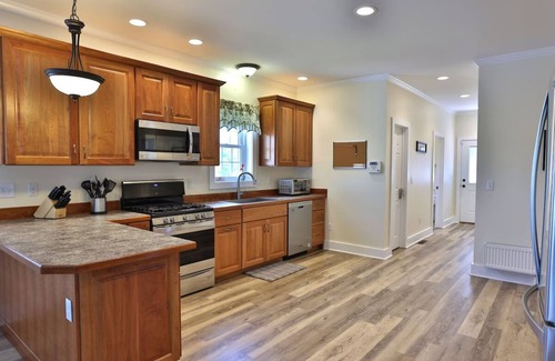 Cooperstown House | Coop Diamonds Sunrise Estates II - Private bathrooms, Heated Pool, 5 miles to DP