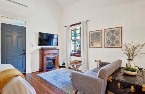 Historic Downtown Savannah House | Cooper Cottage