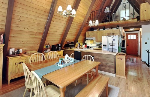 Sky Valley House | Coopers Landing | Fire Pit + Hot Tub & Game Room!