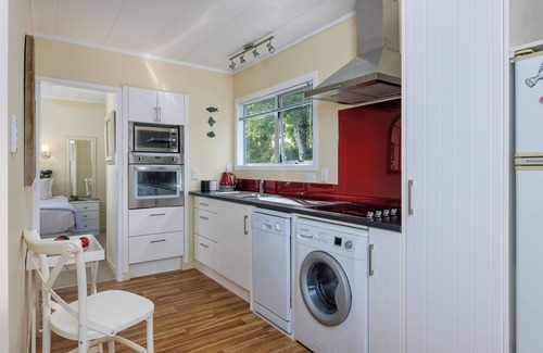 Coopers Beach House | Coopers Perch - Coopers Beach Couples Retreat