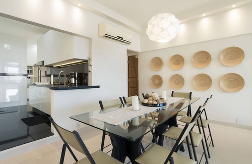 Copacabana Condo | Copacabana Condo With Unsurpassed Views!