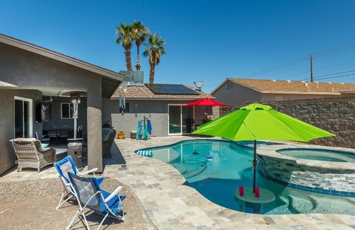 Lake Havasu City House | Coral Beauty! Heated Pool & Spa!
