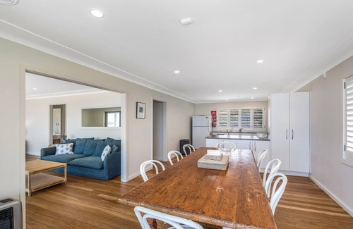 Pearl Beach House | Coral Sea by HolidayCo.