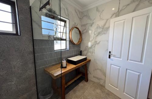 Beacon Bay House | Coral Tree Boutique Guesthouse