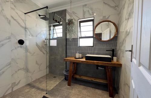 Beacon Bay House | Coral Tree Boutique Guesthouse