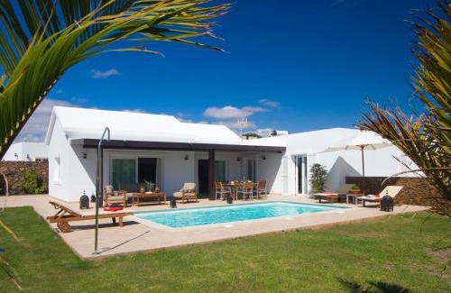 Los Mojones Villa | Coral Villas