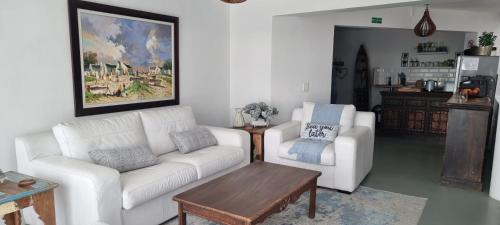 Mountainside Apartment | Coral Vistas Self Catering Apartments