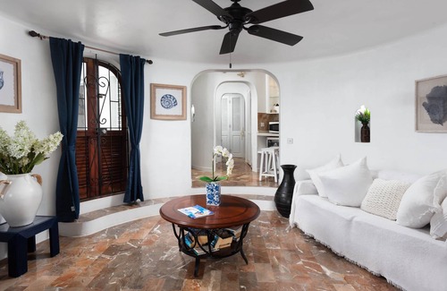 Fitts Village Apartment | Coralita No.5 Oceanfront Apartment Near Sandy Lane