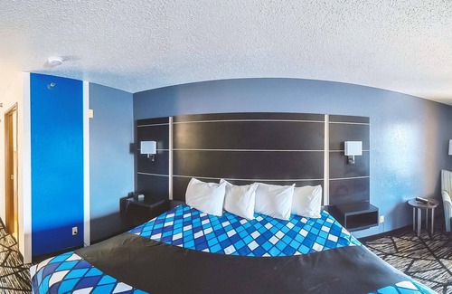 Blaine House | Coratel Inn & Suites Blaine - 1 Queen Bed Accessible Non-Smoking
