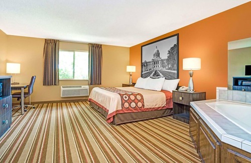 Blaine House | Coratel Inn & Suites Blaine - Family Suite with Jacuzzi Oversized Non-Smoking