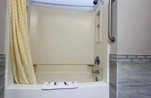 Eagan Hotel | Coratel Inn & Suites by Jasper Eagan - 2 Queen Bed Non Smoking