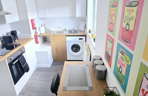 Corby Apartment | Corby City Centre -2 Bedrooms with sofa bed ideal for contractors & families