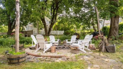 Lee House | Cordelia by AvantStay Amazing Backyard 10mins from Stockbridge