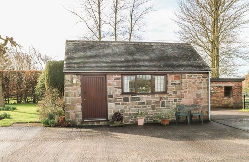 Stoke-on-Trent Cottage | CORDWAINER COTTAGE, romantic, character holiday cottage in Bagnall