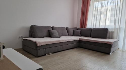 Tractorul Apartment | Coresi Grandis Residence Apartments