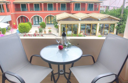 Agios Gordios Apartment | Corfu Delphi Studio 1 street side