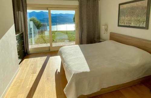 Parzanica Apartment | Corinto - wonderful Lake front apartment