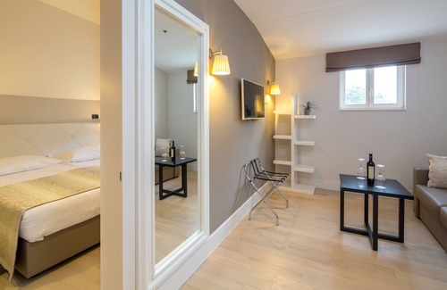 Old Town Hotel | Cornaro Hotel