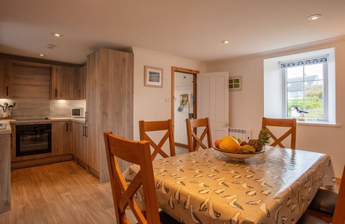 Aisgernis Cottage | CORNCRAKE COTTAGE (SU), pet friendly in Daliburgh, Isle Of South Uist