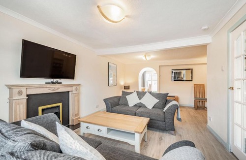 Girvan House | Corner Cottage