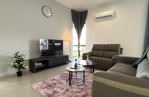 Klang House | Corner House BBR fit 1-14 Pax near Setia Alam SCCC