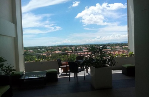 Basak Condo | Corner Unit @ 11th floor w/Basement Parking