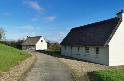 Corofin Cottage | Corofin Lake Cottage No 4 - a two story that sleeps 6 guests in 3 bedrooms