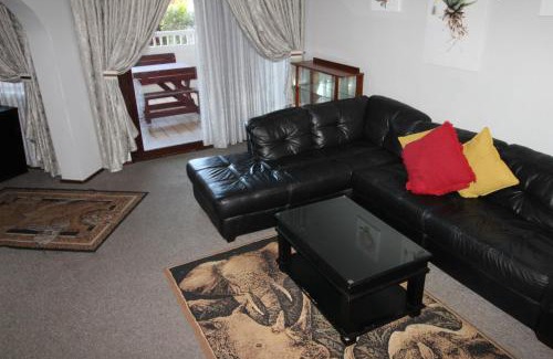 Margate Apartment | Corona Del Mar 10