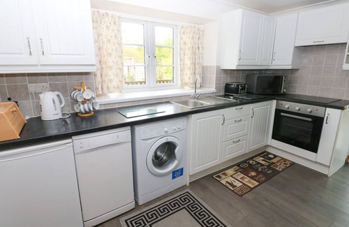 Laugharne Cottage | CORRAN COTTAGE, pet friendly, with open fire in Laugharne