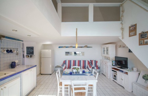 Procida Apartment | Corricella Sea Window