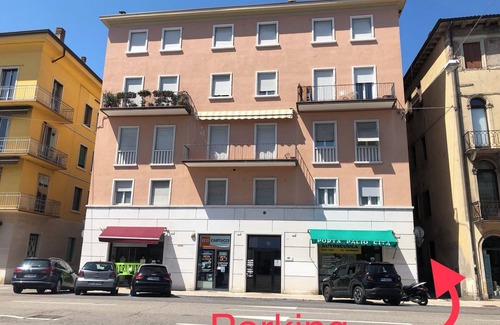 Verona City Centre Apartment | Corso Porta Palio 40, nice apt in Central Verona FREE PARKING! NO ZTL