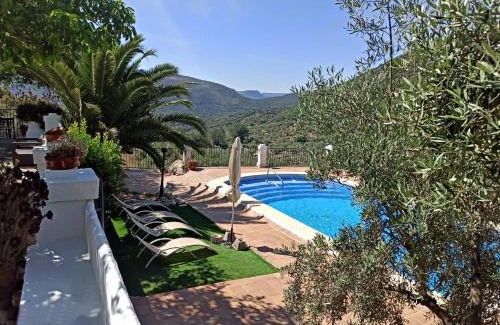 Carcabuey Villa | Cortijo Entresierras