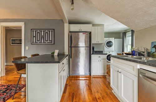 Edgehill Apartment | Cosmic Cowboy Hideaway 2BR + Bonus Room