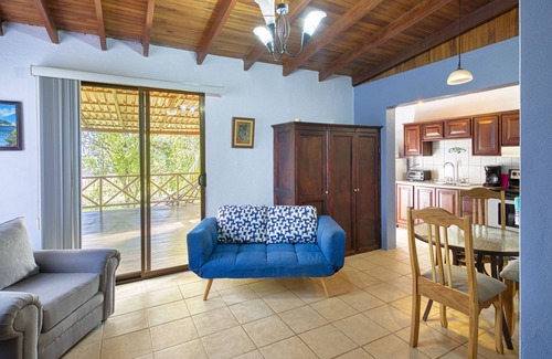 Esterillos Centro Apartment | Costa Rica Hideaway – Beach & Pool Apartment