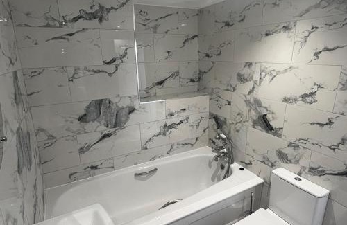 Middle Park and Sutcliffe Apartment | Cosy 1BDR Flat in Greenwich Free Parking with WIFI