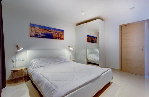 Gzira Apartment | Cosy 1BR Penthouse with Terrace, Great Location