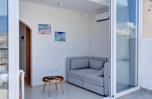 Gzira Apartment | Cosy 1BR Penthouse with Terrace, Great Location