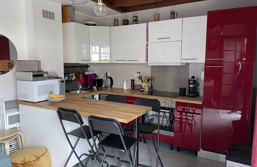 Courseulles-sur-Mer House | Cosy 2-bedroom cottage (sleeps 5) Juno Beach